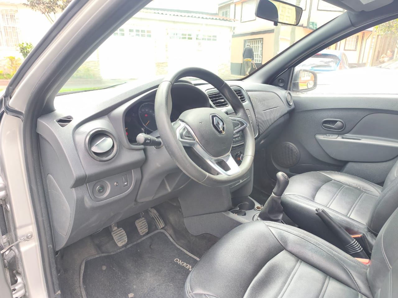 Interior vehículo OME Motors
